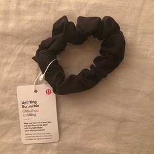 Black Lululemon Uplifting Scrunchie